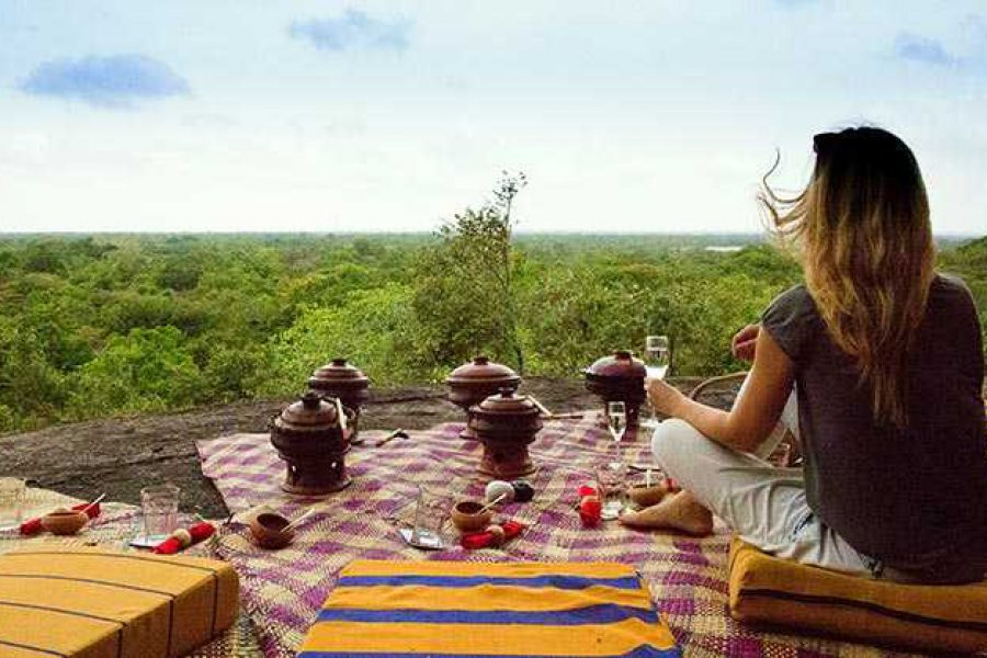 Comida de picnic en las ruinas