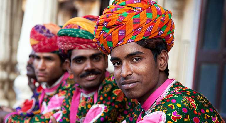 Esplora l'arte Bandhani di Jodhpur con Sita