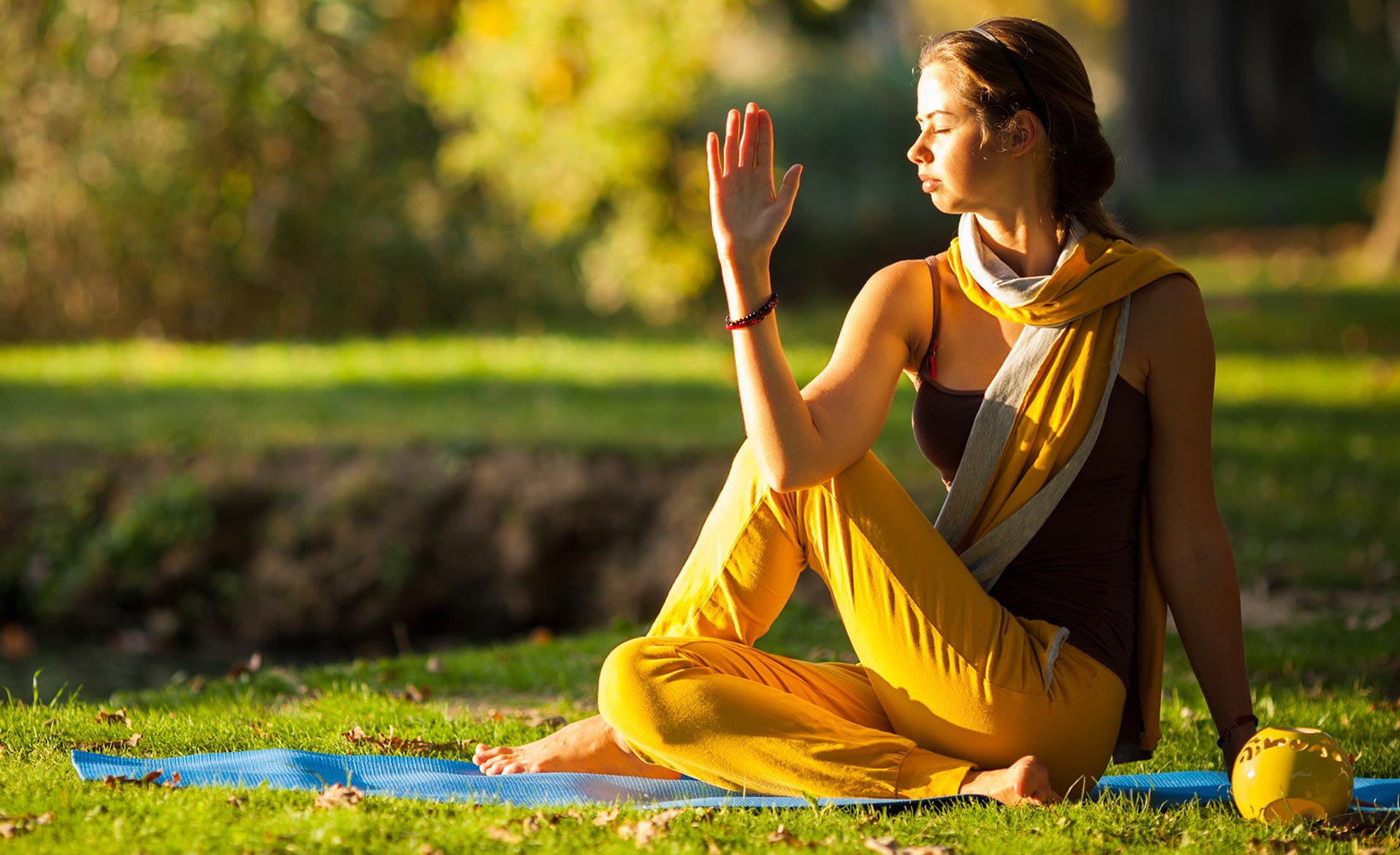 Sfrutta al massimo il tuo sonno con queste 6 posizioni yoga
