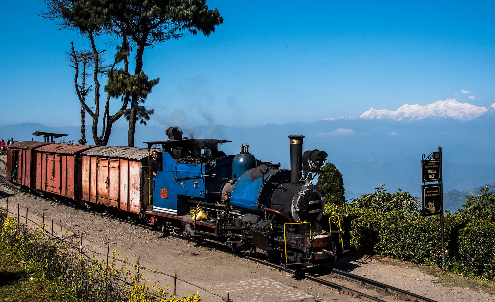 Spielzeugeisenbahn zu den Wolken von Darjeeling