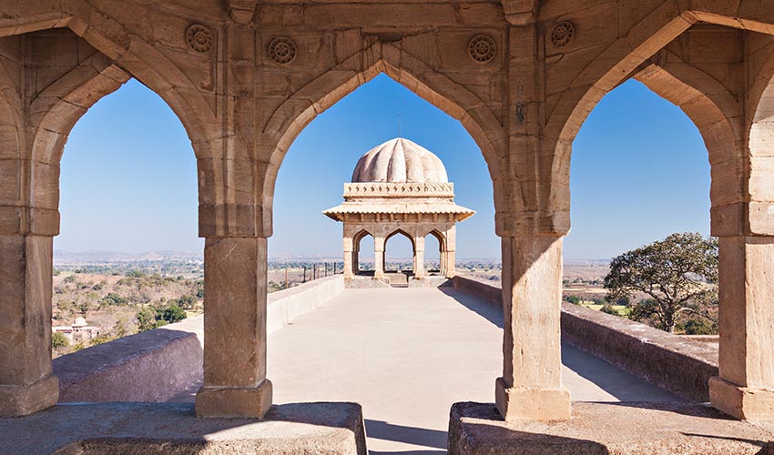 Mandu: A Jóia Brilhante dos Impérios na Índia Central